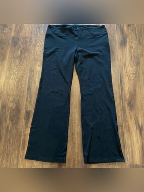 GapFit mid rise flare yoga pant leggings